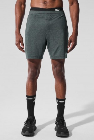 Alo Yoga 7" Conquer React Performance Uomo Short Verdi | Italia UND-913672