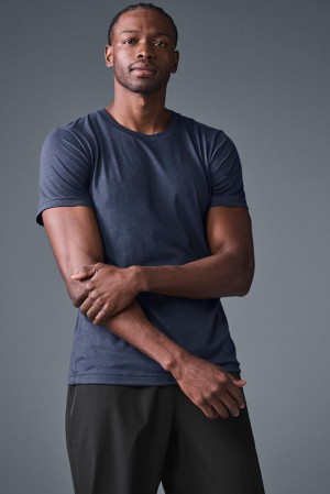 Alo Yoga Triumph Uomo Tee Blu Marino | Italia YLH-274531