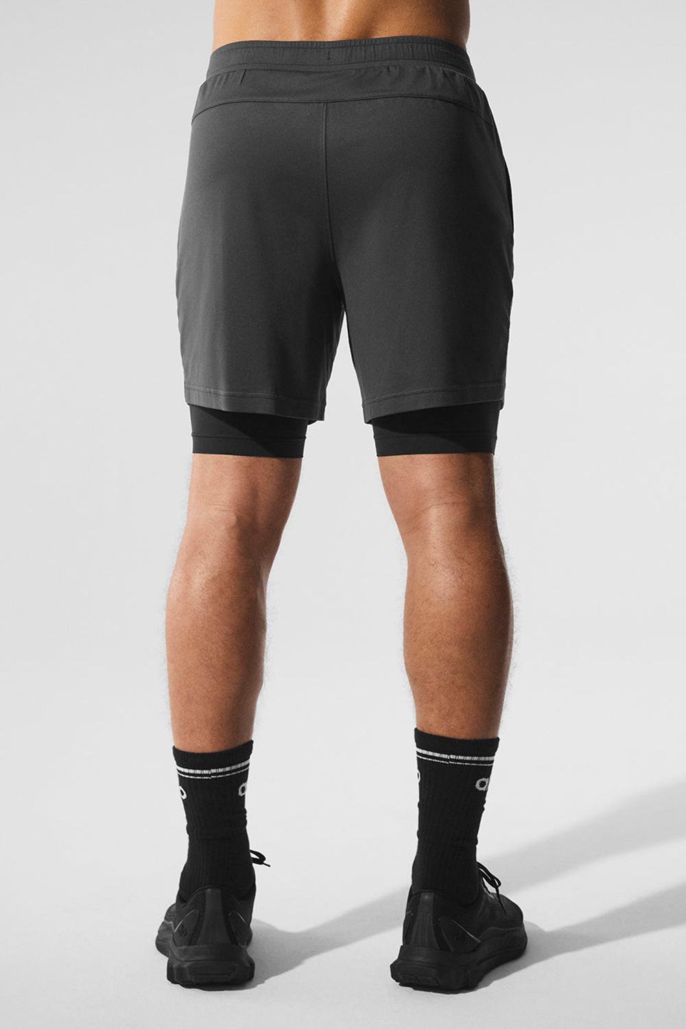Alo Yoga Conquer React 2-In-1 Performance Uomo Short Nere | Italia  NJE-348627