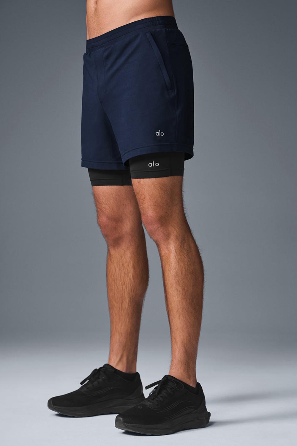 Alo Yoga Conquer React 2-In-1 Performance Uomo Short Blu Marino Nere | Italia  SIH-834712