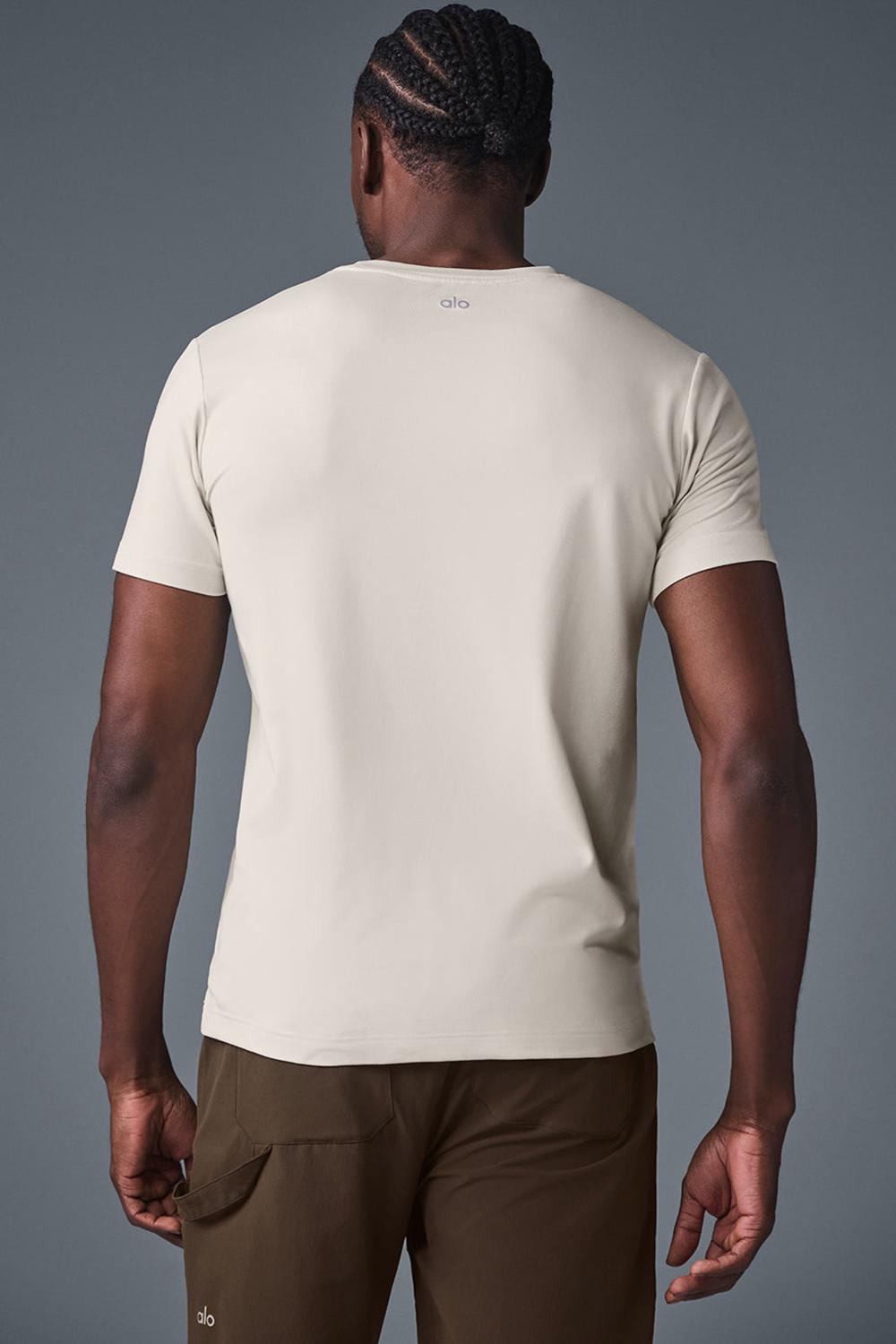 Alo Yoga Conquer Reform Crewneck Uomo Short Sleeve Bone | Italia  VAB-840315