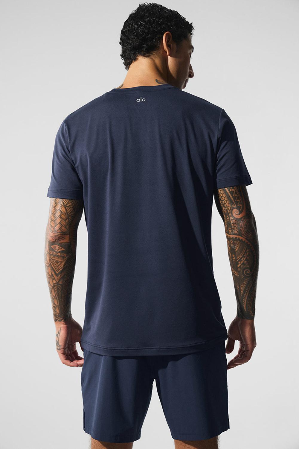 Alo Yoga Conquer Reform Crewneck Uomo Short Sleeve Blu Marino | Italia  KTA-310687