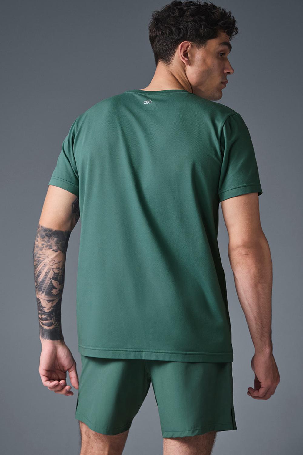Alo Yoga Conquer Reform Crewneck Uomo Short Sleeve Winter Ivy | Italia  YNE-938254