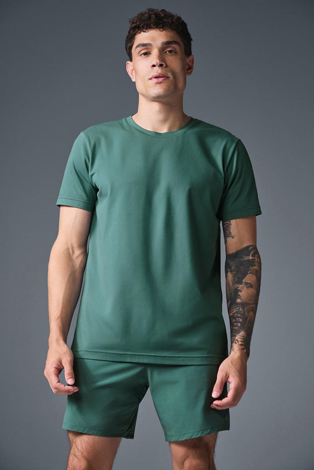 Alo Yoga Conquer Reform Crewneck Uomo Short Sleeve Winter Ivy | Italia  YNE-938254