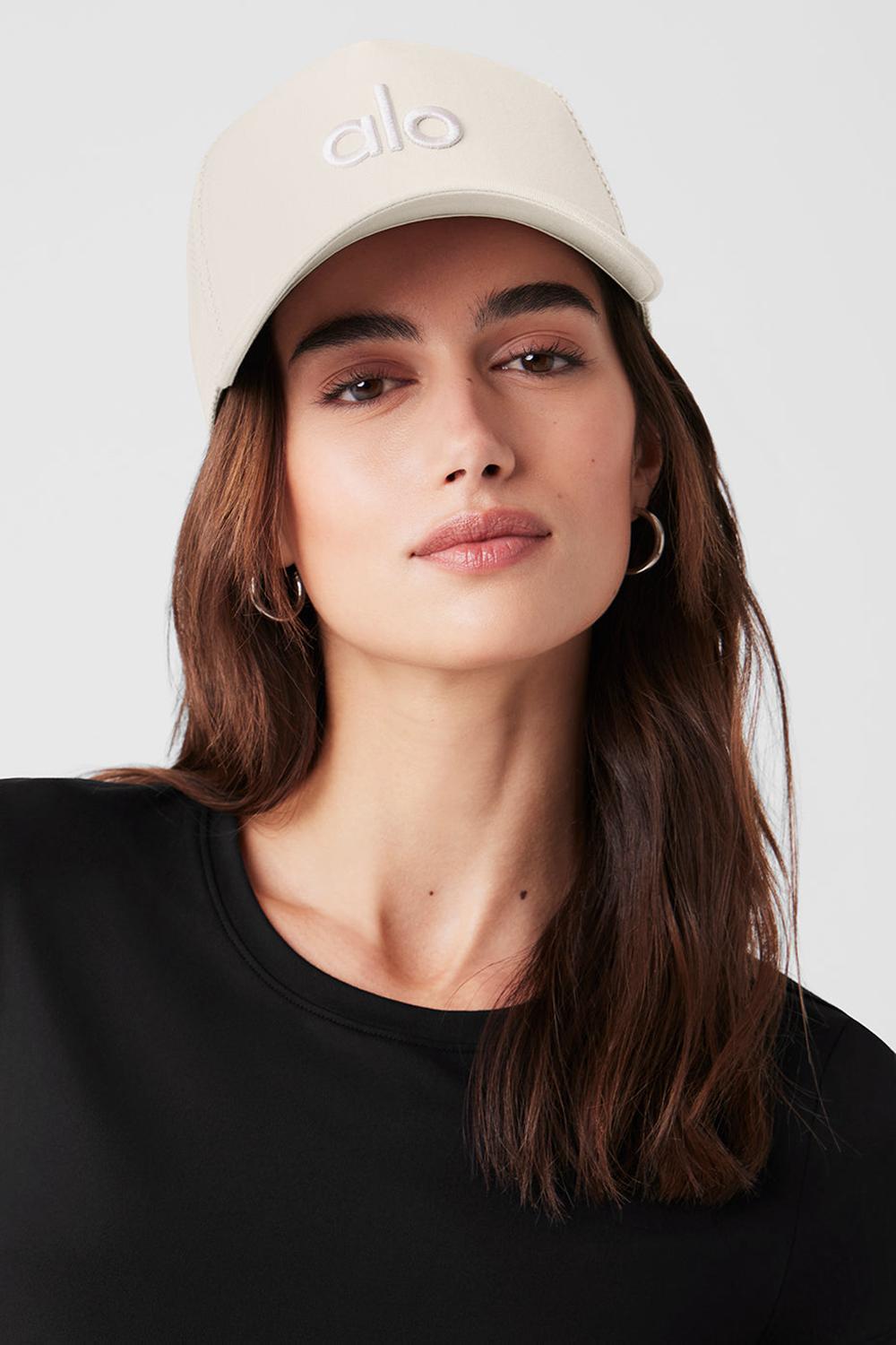 Alo Yoga District Donna Trucker Hat Bone | Italia  YOJ-850736