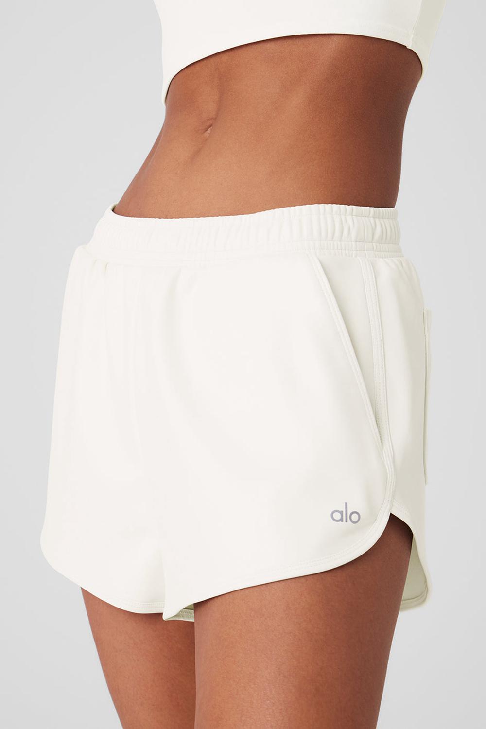 Alo Yoga Faux Leather Power Hour Donna Short Ivory | Italia  MVB-265748