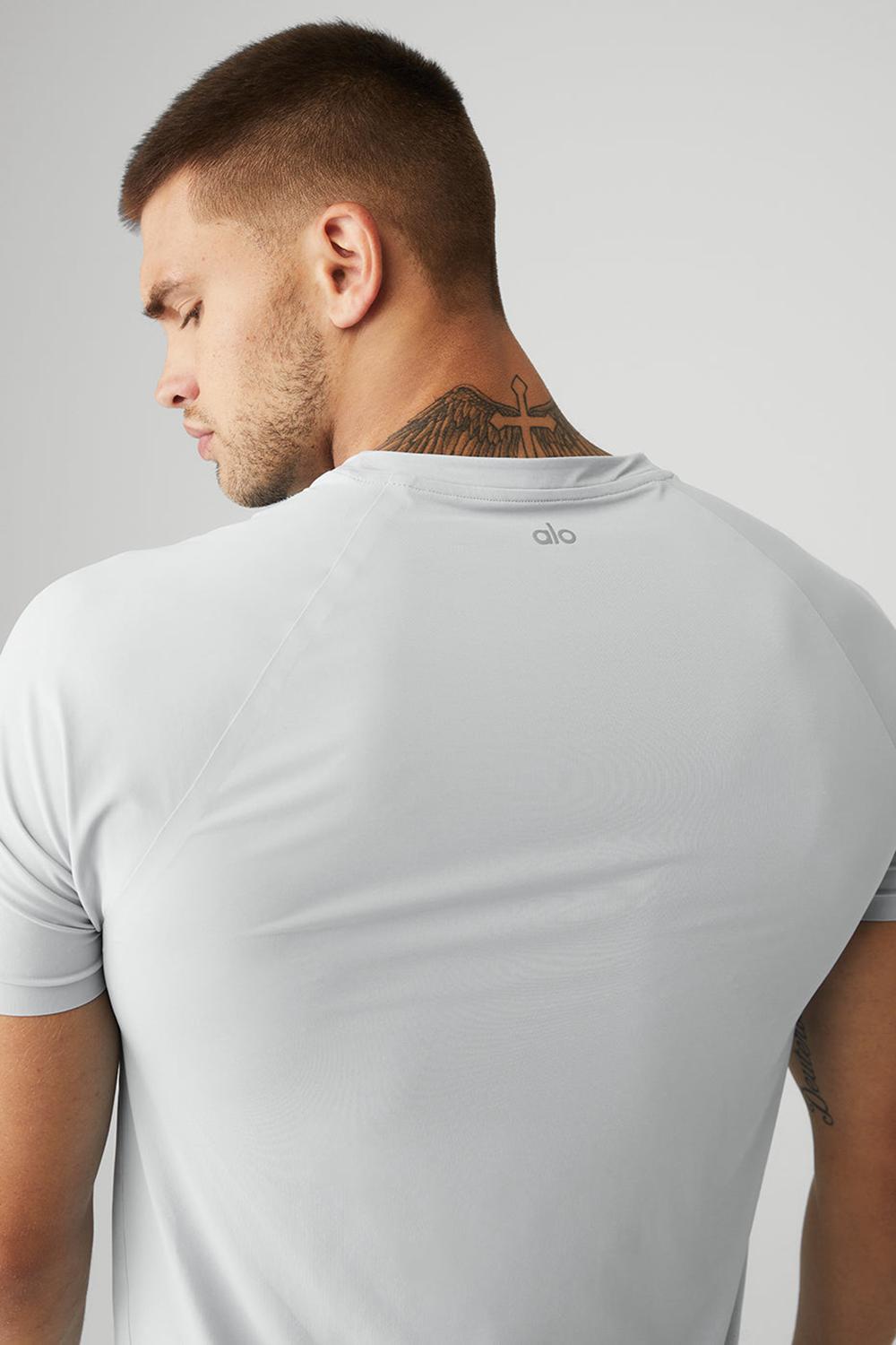 Alo Yoga Idol Performance Uomo Tee Titanium | Italia  HMN-937526