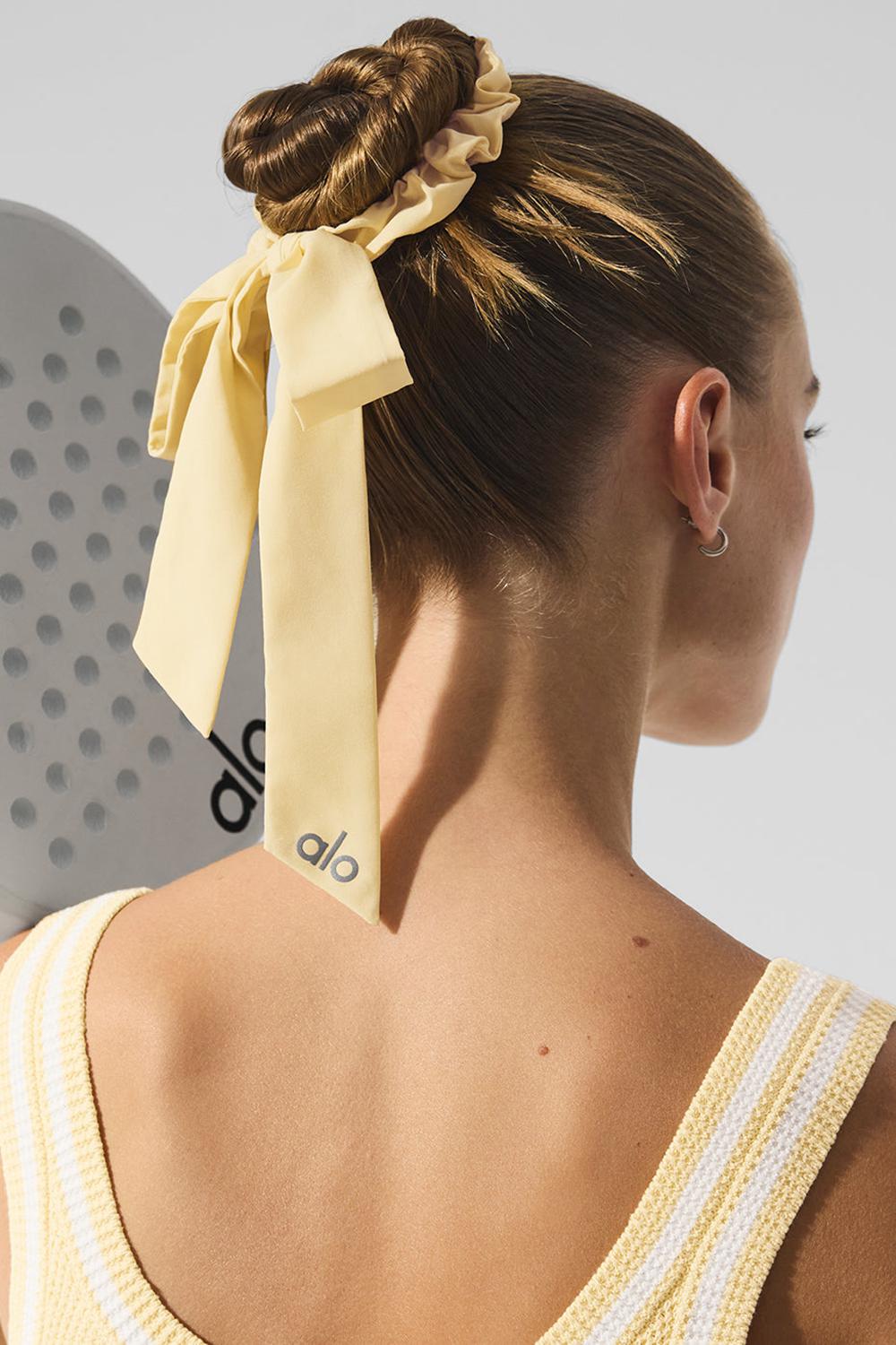 Alo Yoga Love Knots Tie Donna Scrunchie Warm Butter | Italia  GNS-017384
