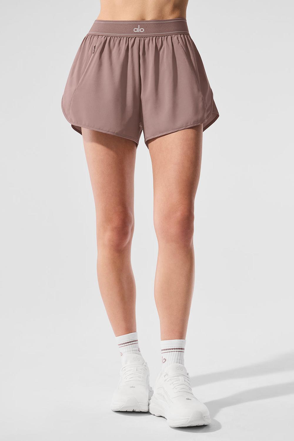 Alo Yoga Match Point Donna Short Mushroom | Italia  OAZ-056129
