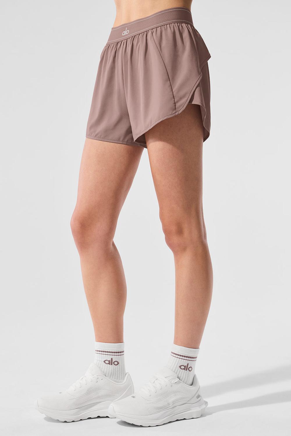 Alo Yoga Match Point Donna Short Mushroom | Italia  OAZ-056129