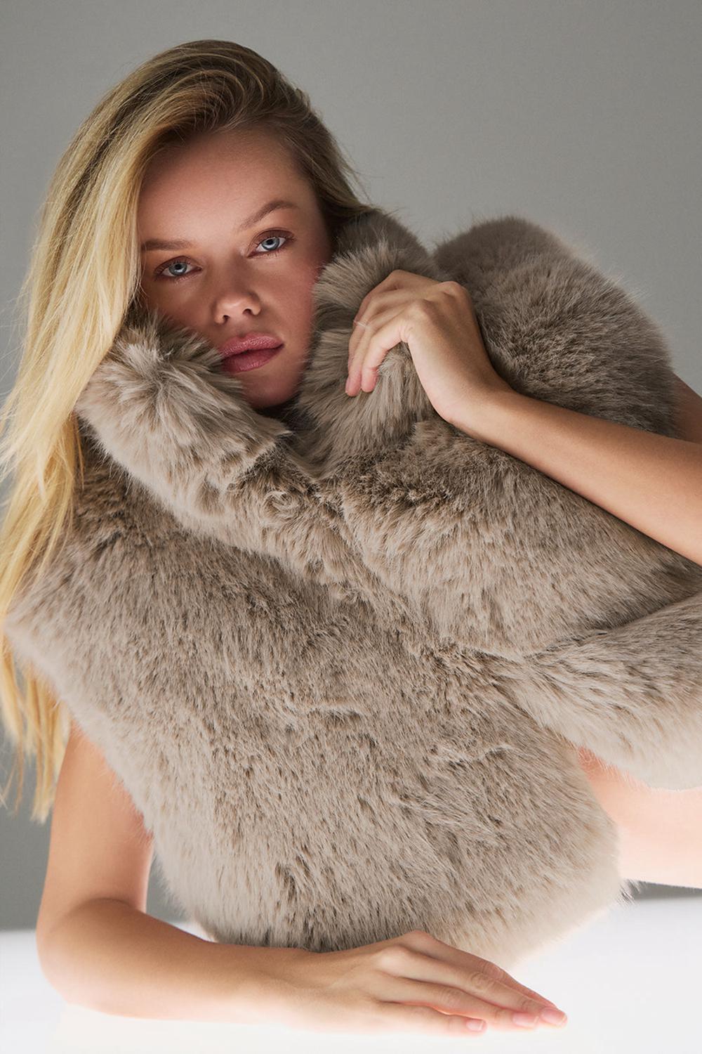Alo Yoga Opulent Faux Fur Cropped Donna Gilet Oat | Italia  EZD-654703