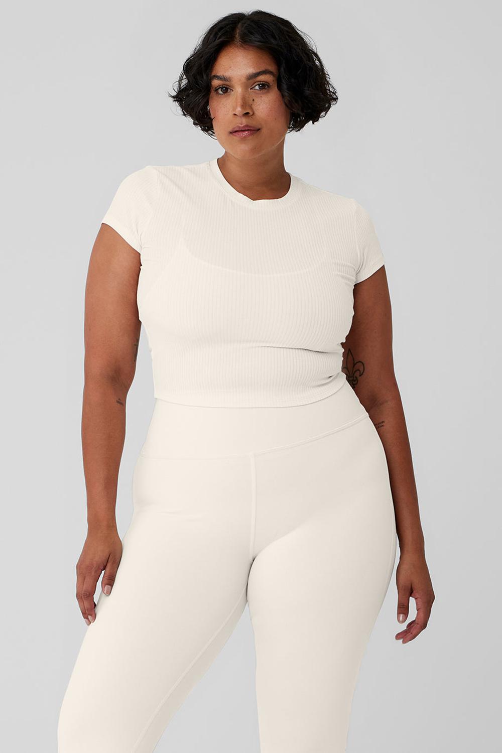 Alo Yoga Ribbed Sea Coast Cropped Sleeve Donna Tee Ivory | Italia  UWB-190458