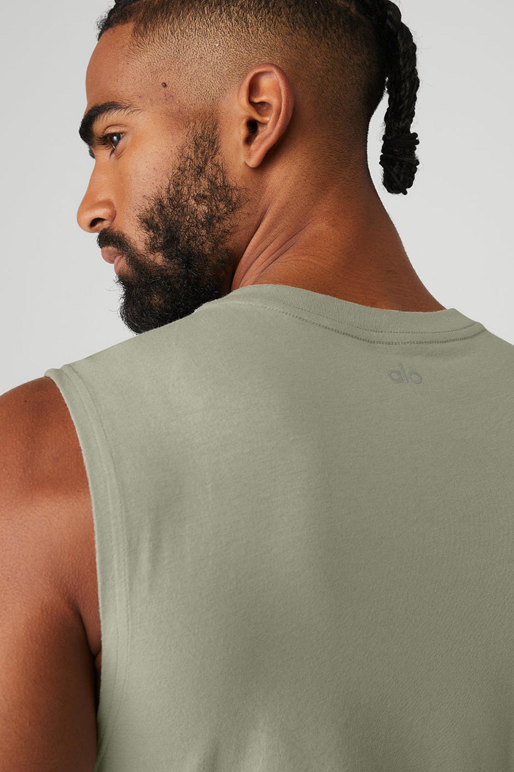 Alo Yoga The Triumph Muscle Uomo Tank Limestone | Italia  BVD-590436