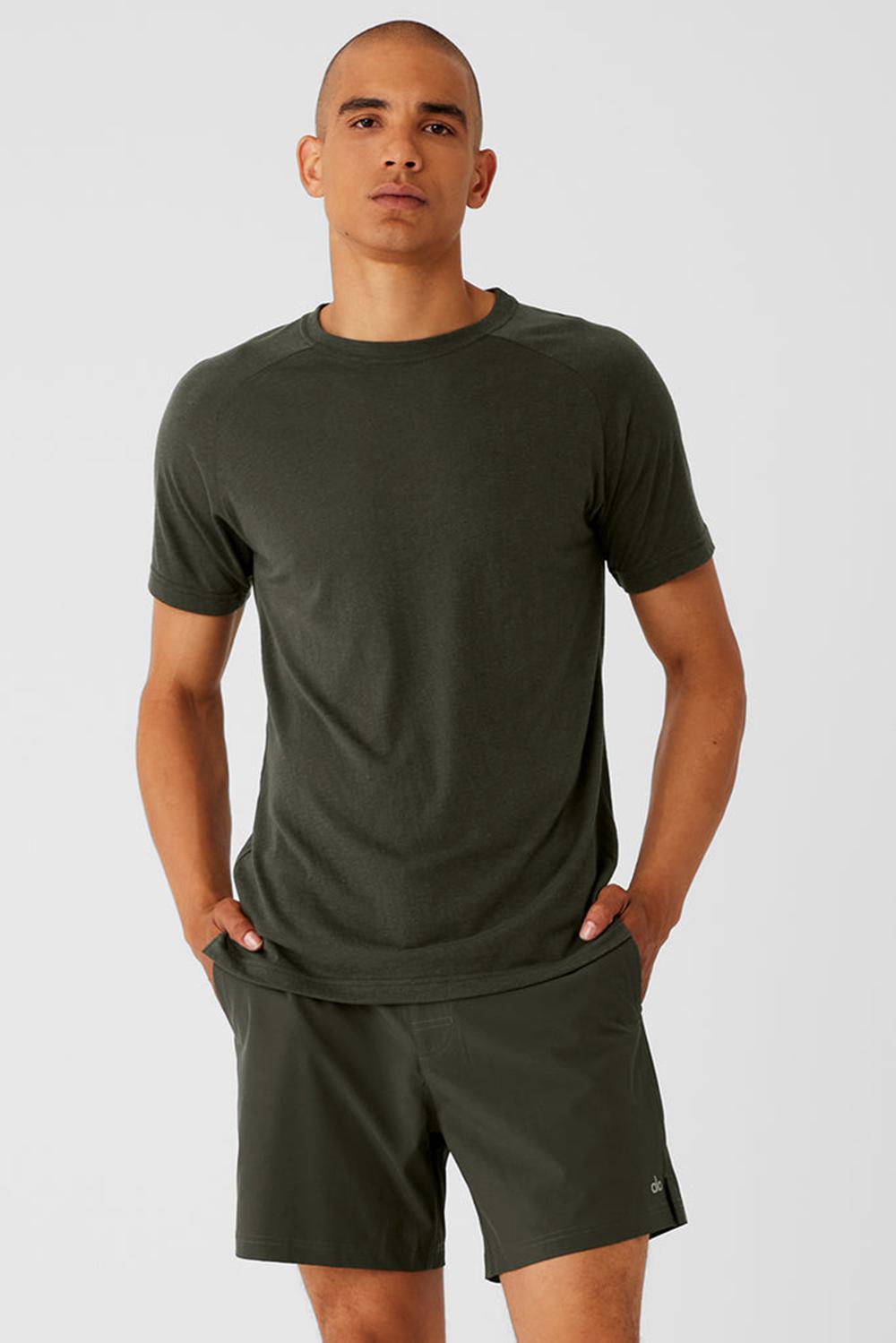Alo Yoga Triumph Raglan Uomo Tee Verdi | Italia  GWB-538194