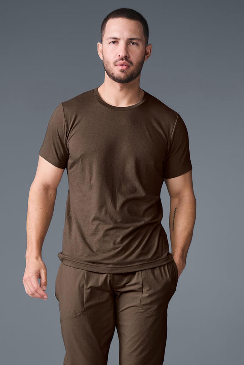 Alo Yoga Triumph Uomo Tee Espresso | Italia  VWI-168453