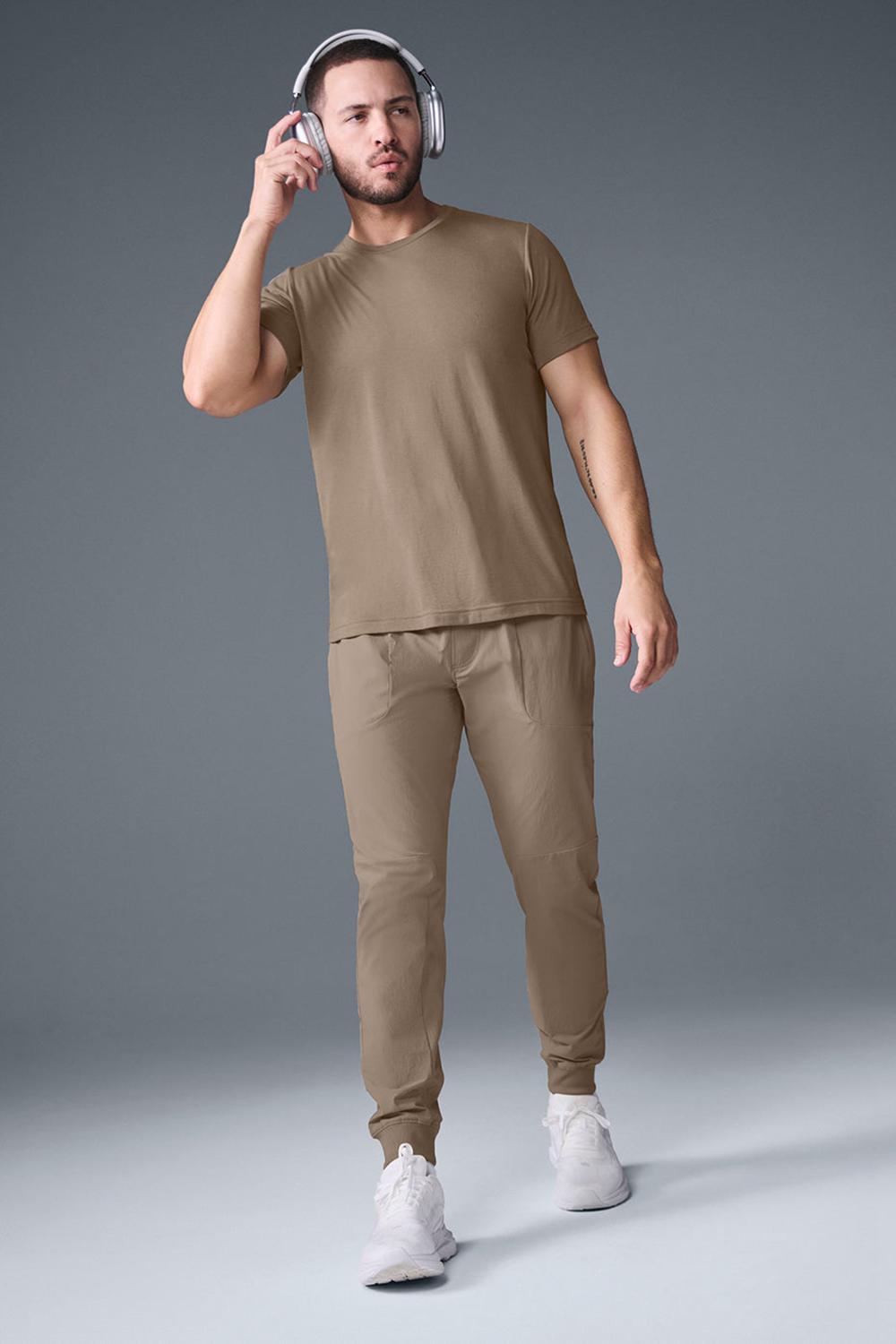 Alo Yoga Triumph Uomo Tee Gravel | Italia  PEJ-759648