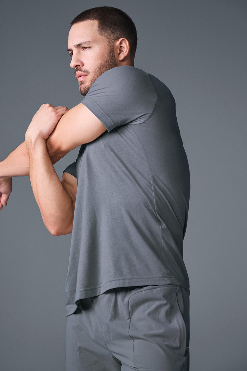 Alo Yoga Triumph Uomo Tee Grigie | Italia  PFC-340615