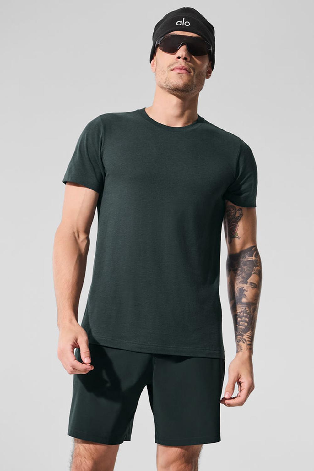 Alo Yoga Triumph Uomo Tee Verdi | Italia  YLW-947802